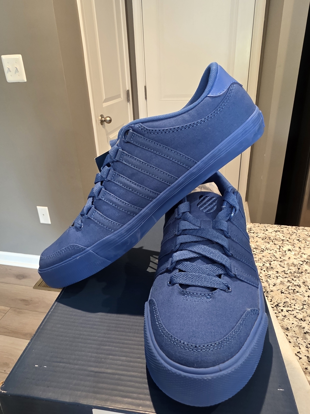 K-Swiss Men's Low-Top Sneakers in Royal Blue